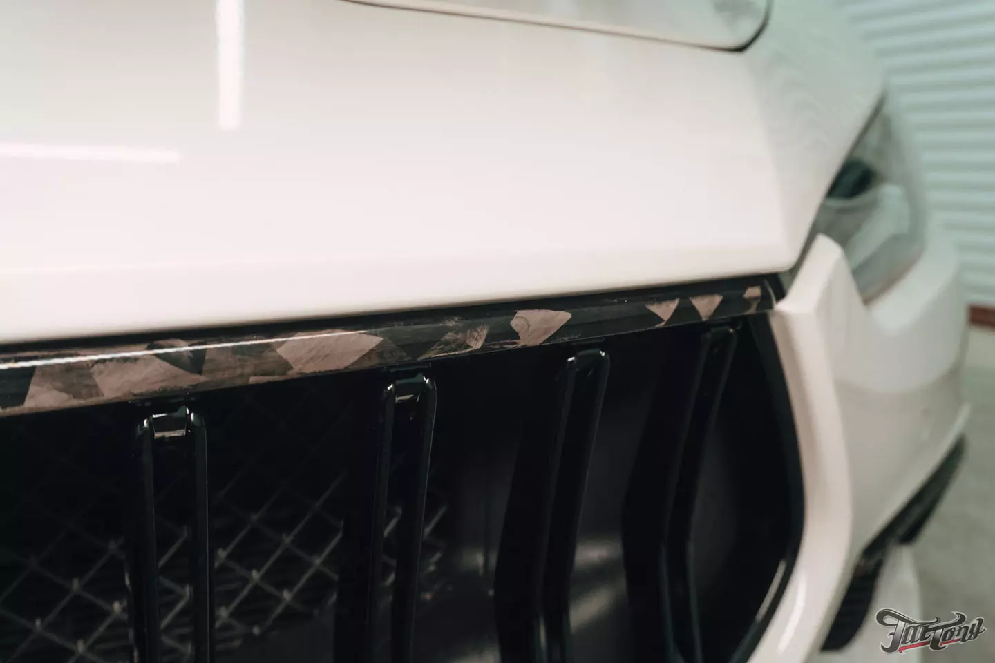 Замена бампера, доработка карбона и другие работы на Maserati Ghibli